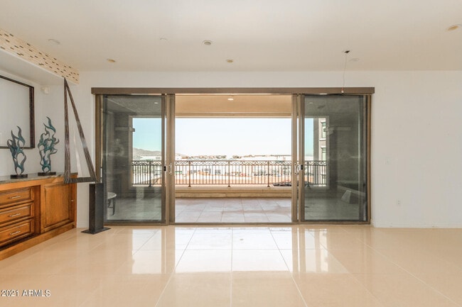 Building Photo - 7175 E Camelback Rd