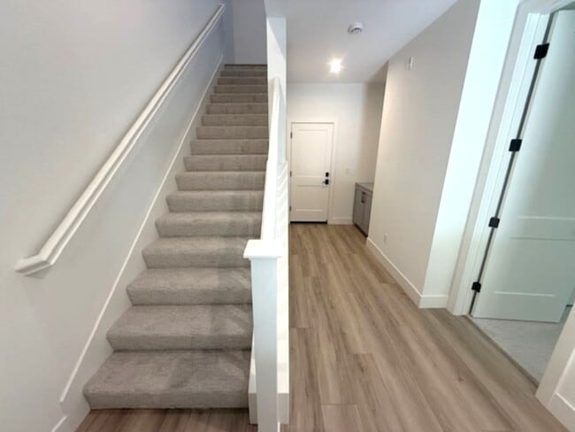 Building Photo - Brand New Townhome in Moonstone Community ...