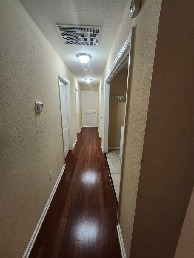 Building Photo - 552 Brooke Hampton Dr