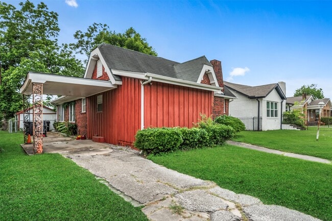 Building Photo - 2510 Rosewood St