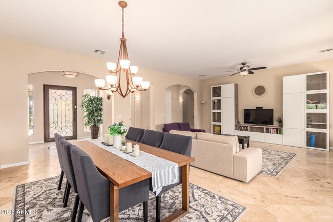 Building Photo - 423 E Mead Dr