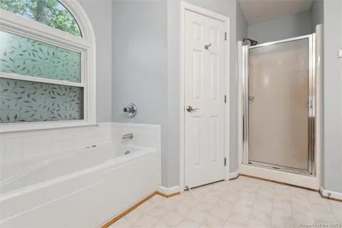 Building Photo - 116 Wellington Cir