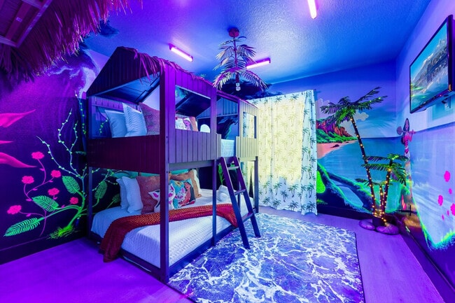 Building Photo - 8928 Cuban Palm Rd