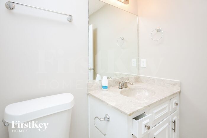 Building Photo - 2103 Dayron Cir NE