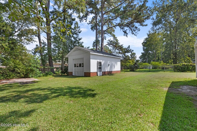 Building Photo - 106 Estate Dr