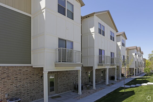 Building Photo - Bella Grace