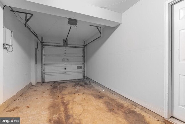 Building Photo - 7568 Great Swan Ct