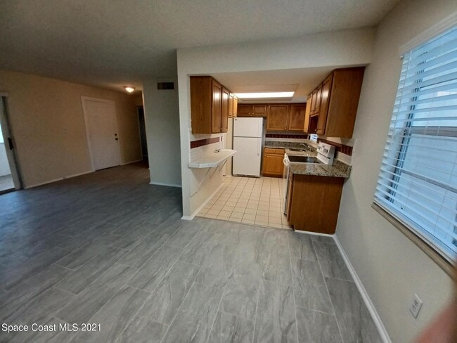 Building Photo - 3135 Shady Dell Ln