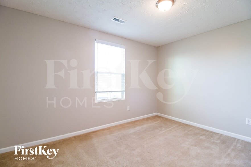 Building Photo - 6156 Woodville Dr