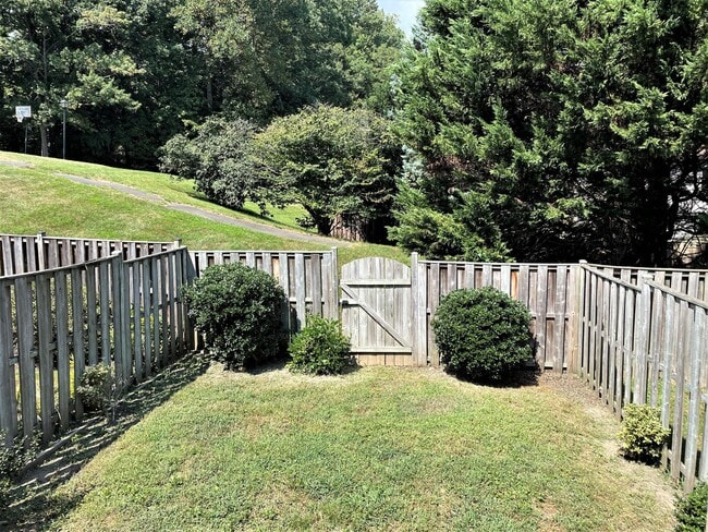 Primary Photo - 8914 Shamrock Ct