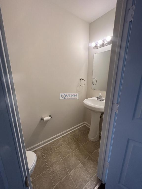 Building Photo - 179 E Village Rd