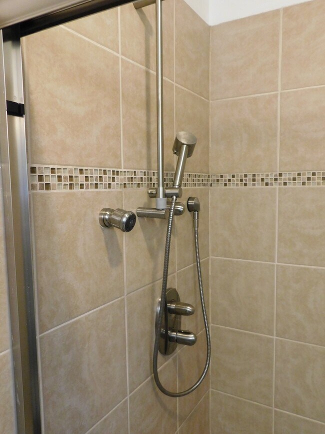 Building Photo - "Charming 3-Bed Oasis with Cozy Fireplace ...