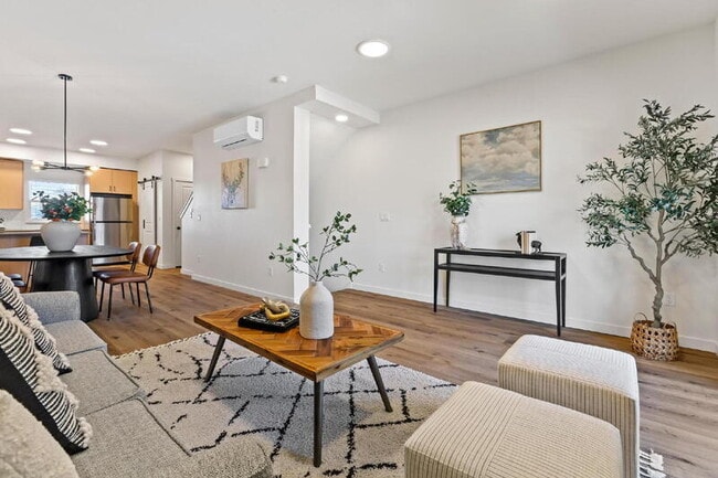 Building Photo - 7475 W Swain Ln