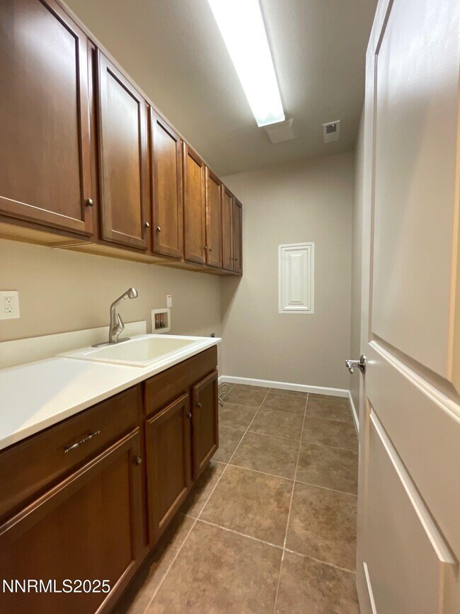 Building Photo - 2145 Tara Ridge Trail