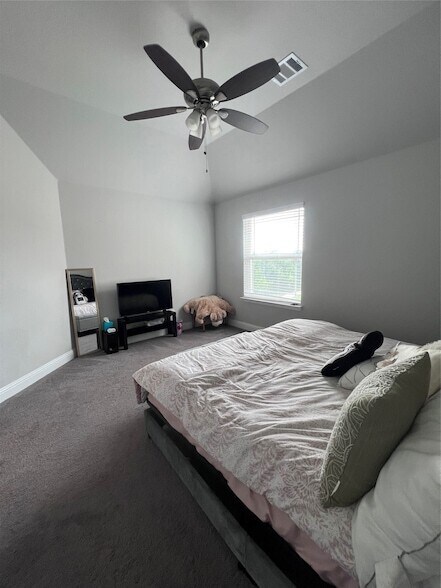 Building Photo - 9832 El Colina Dr