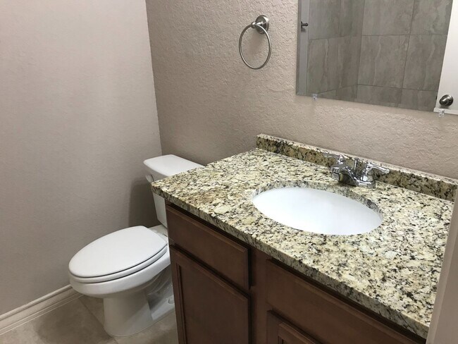 Building Photo - Townhome for rent