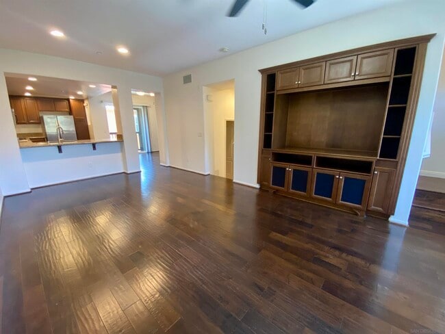 Building Photo - 17009 Avenida Visalia