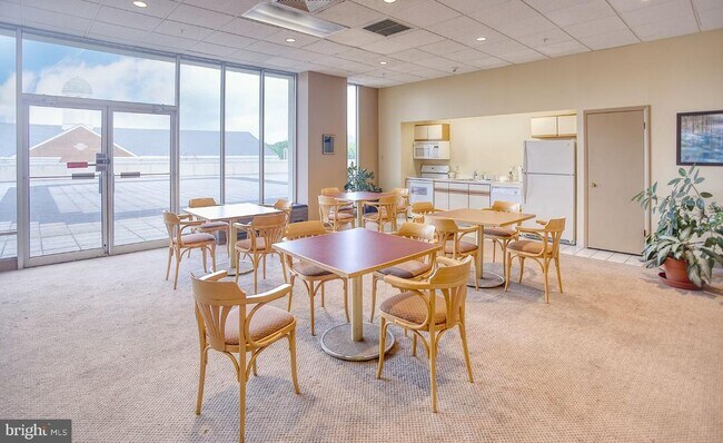 Building Photo - 28 Allegheny Ave