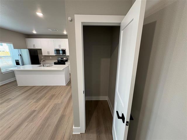 Building Photo - 422 S Lillian