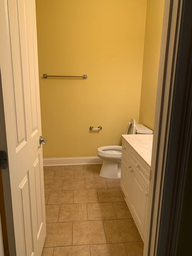 Building Photo - 136 Nickolas Cir