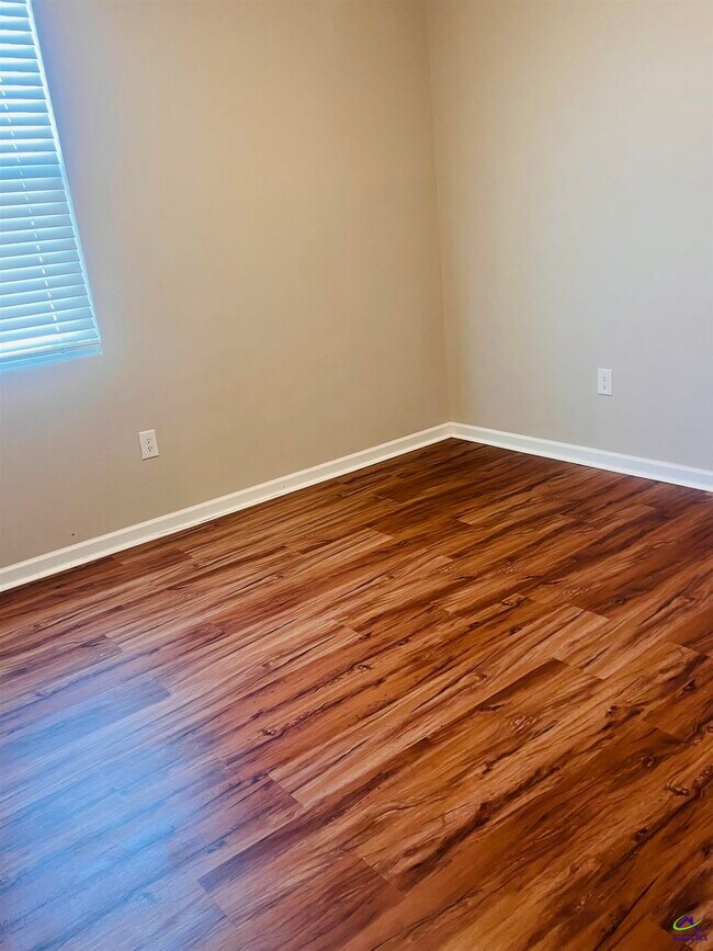 Building Photo - 118 Alton Tucker Sr. Boulevard