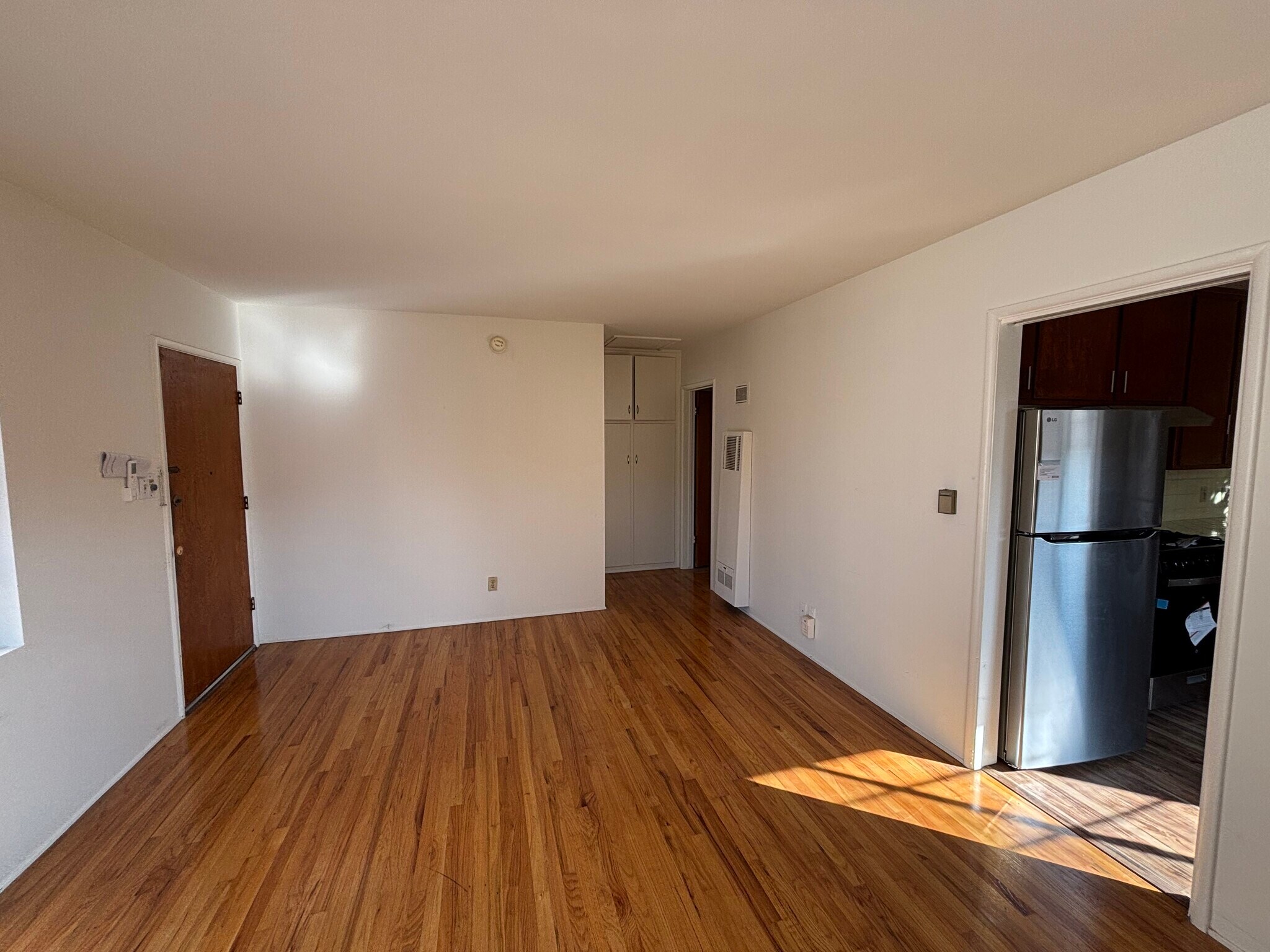 Building Photo - 4616 Kingswell Ave