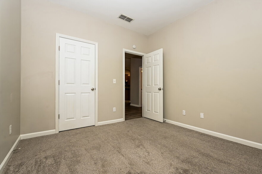 Building Photo - 1281 Winwood Dr