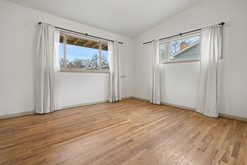 Building Photo - 450 Elm Ct