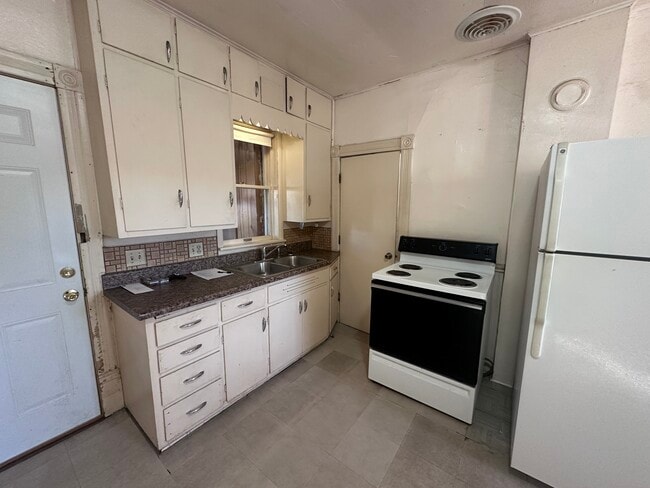 Building Photo - 315 N 2nd Ave