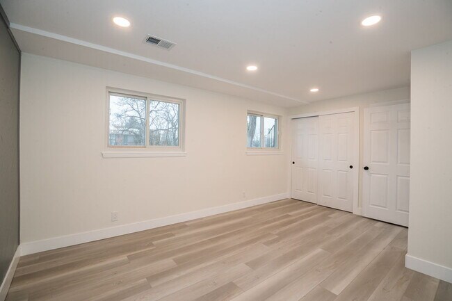 Building Photo - 2308 S Lima St