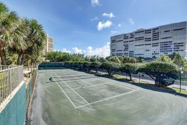 Building Photo - 4301 N Ocean Blvd