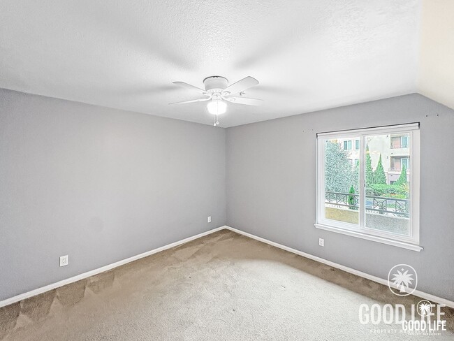 Building Photo - Modern 2 Bed Condo with Resort-Style Amenities in UTC