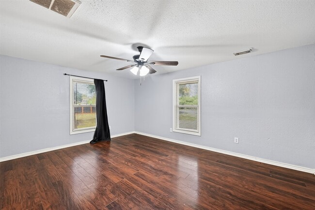 Building Photo - 9629 Sunnywood Dr