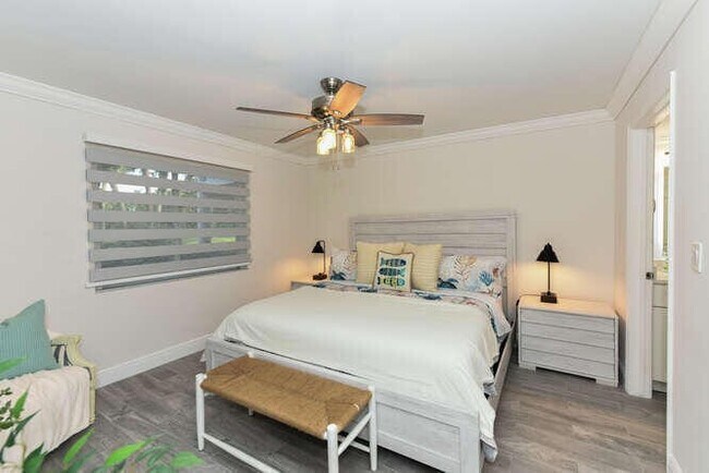 Building Photo - 353 S US Hwy 1