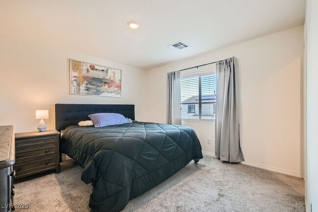 Building Photo - 1585 Desert Path Ave