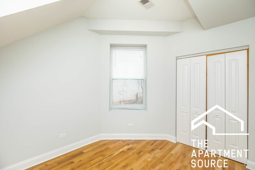 Building Photo - 1503 N Talman Ave