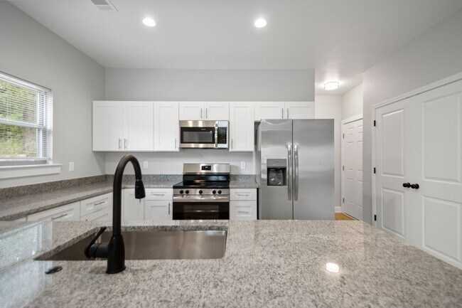 Building Photo - 2311 Nichols Rd