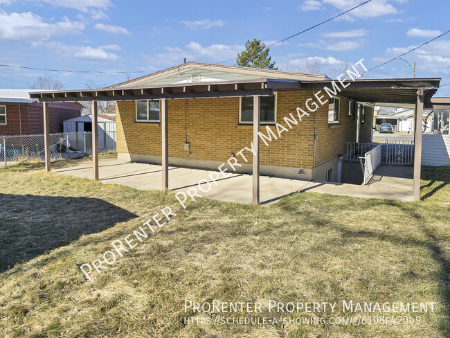 Building Photo - Updated 5 Bed, 2 bath Layton Home