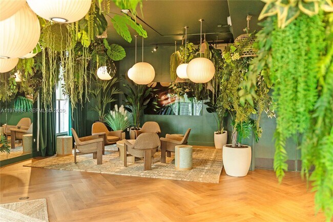 Building Photo - 151 NE 5th St