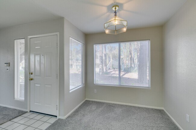 Building Photo - Ground Floor Condo for Rent