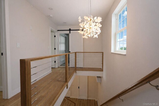 Building Photo - 52 Roe Ave