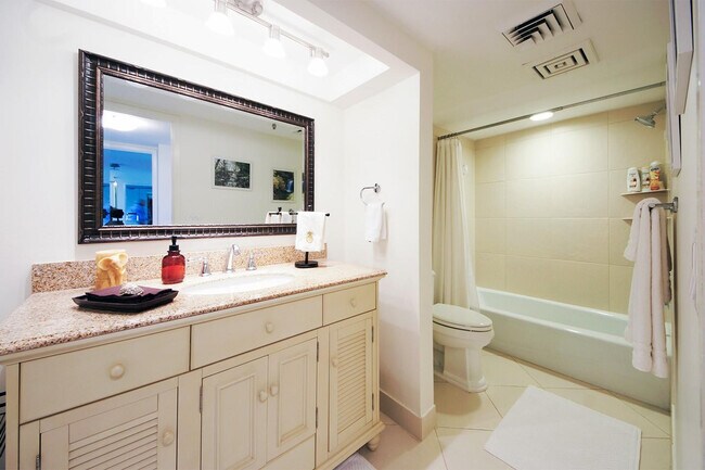 Building Photo - 2480 Presidential Way