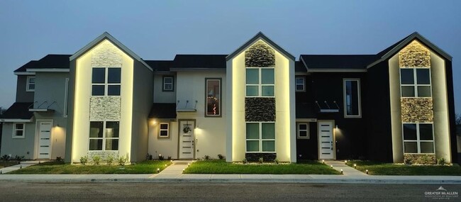 Primary Photo - 5403 N Crown Point