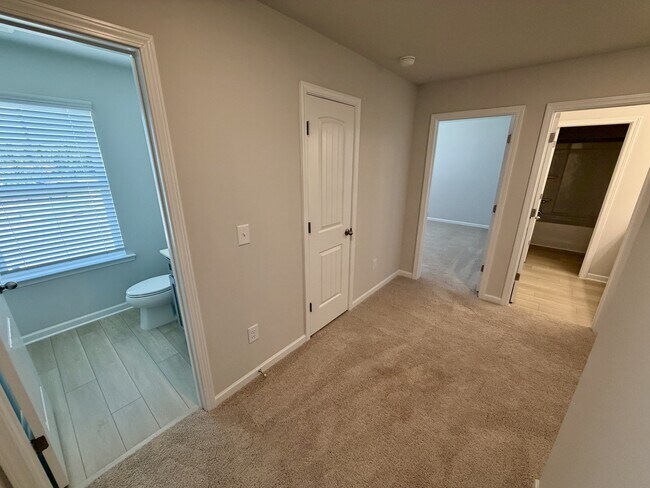 Building Photo - 540 Teversham Dr