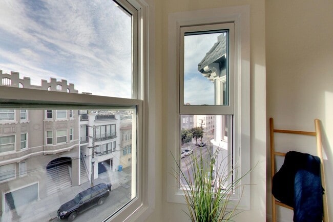 Building Photo - 1262 Vallejo St