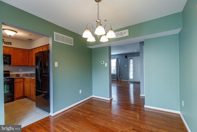 Building Photo - 837 Purple Martin Ct