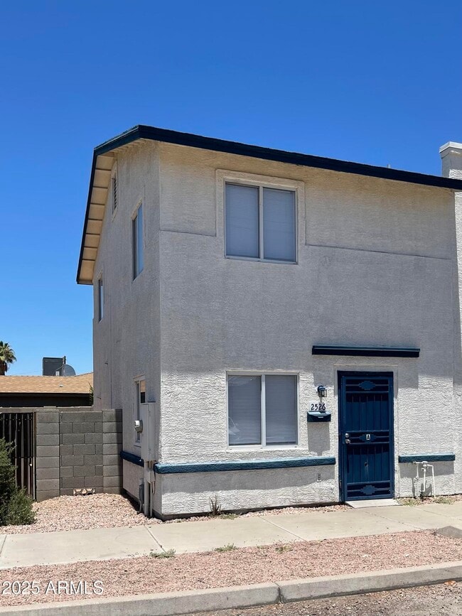 Primary Photo - 2526 W Ocotillo Rd