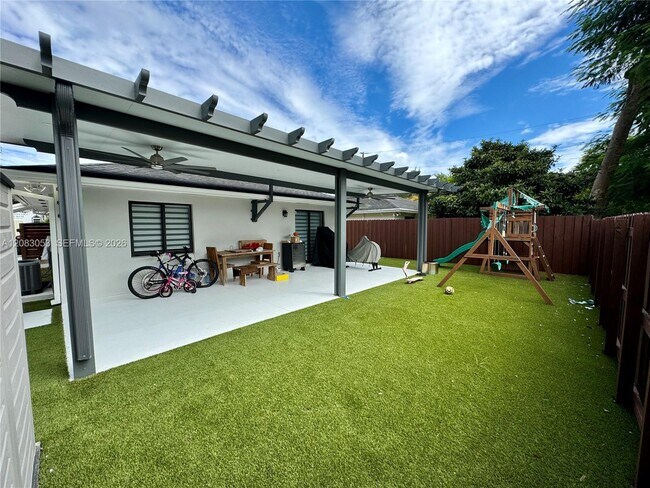 Building Photo - 8814 SW 126th Terrace