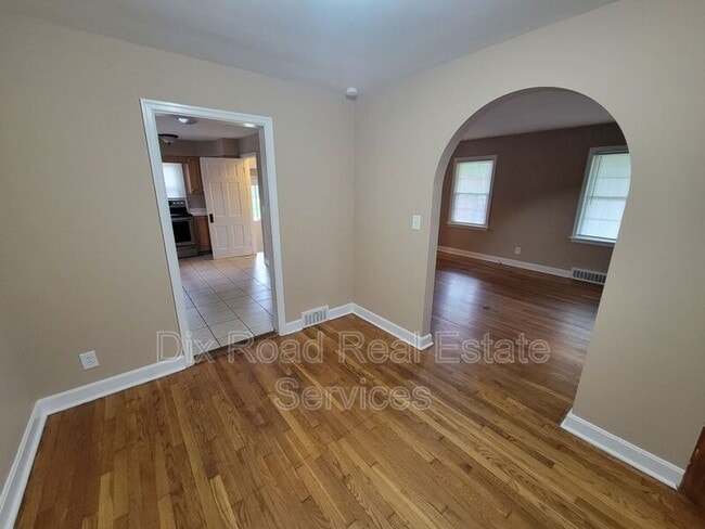 Building Photo - 3600 Grand Ave