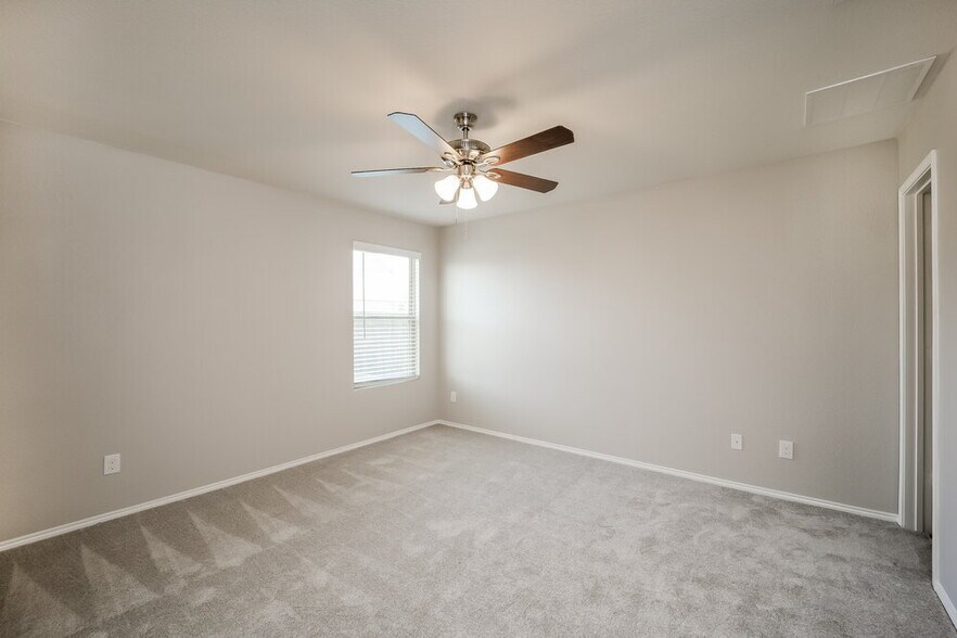 Building Photo - 1617 Westfall Dr